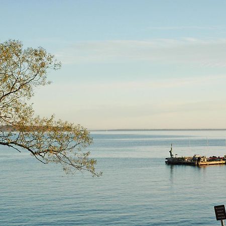 Beautiful Beach Front Condo With Lake Views Bayfield Eksteriør billede