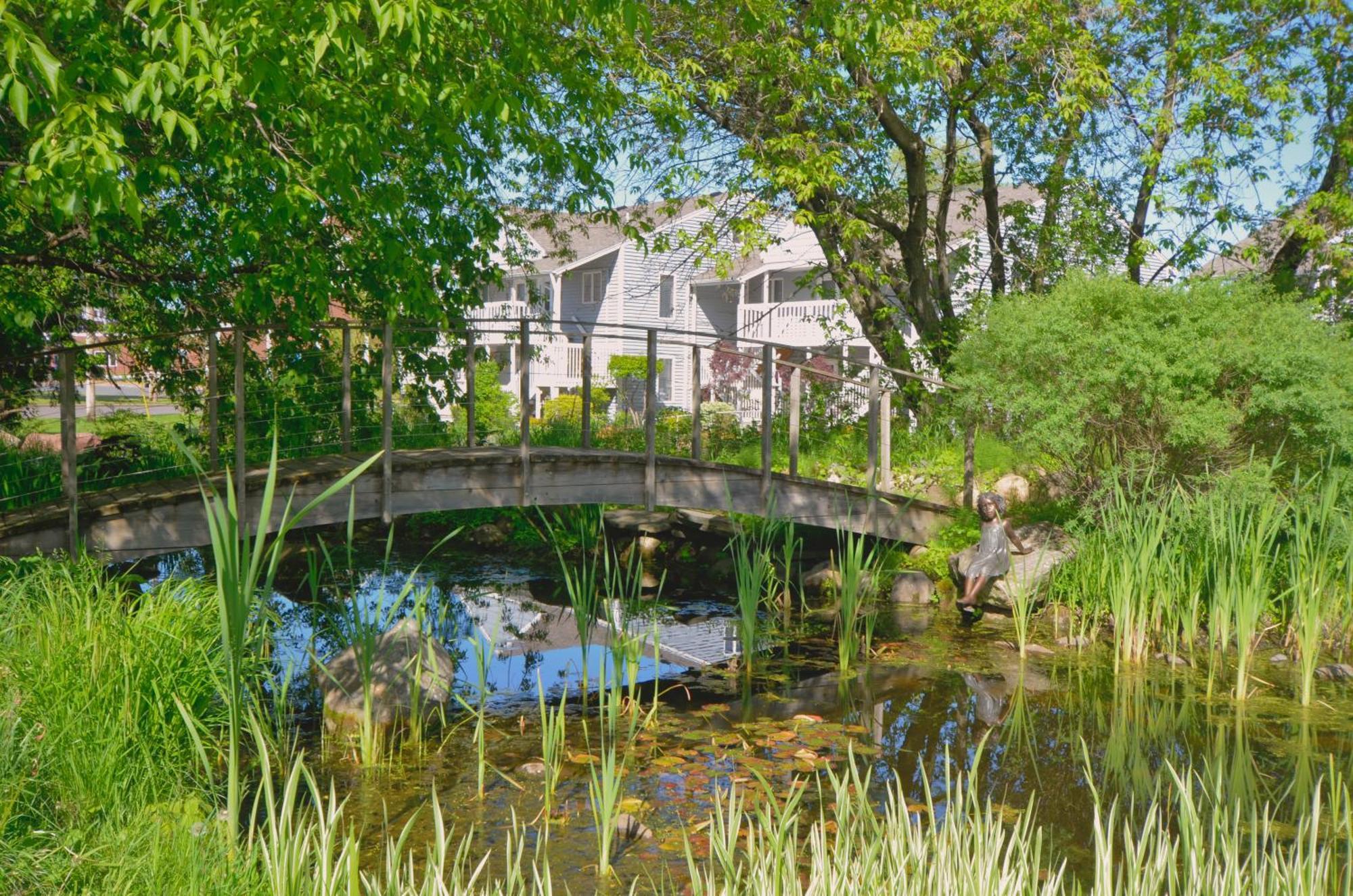 Beautiful Beach Front Condo With Lake Views Bayfield Eksteriør billede