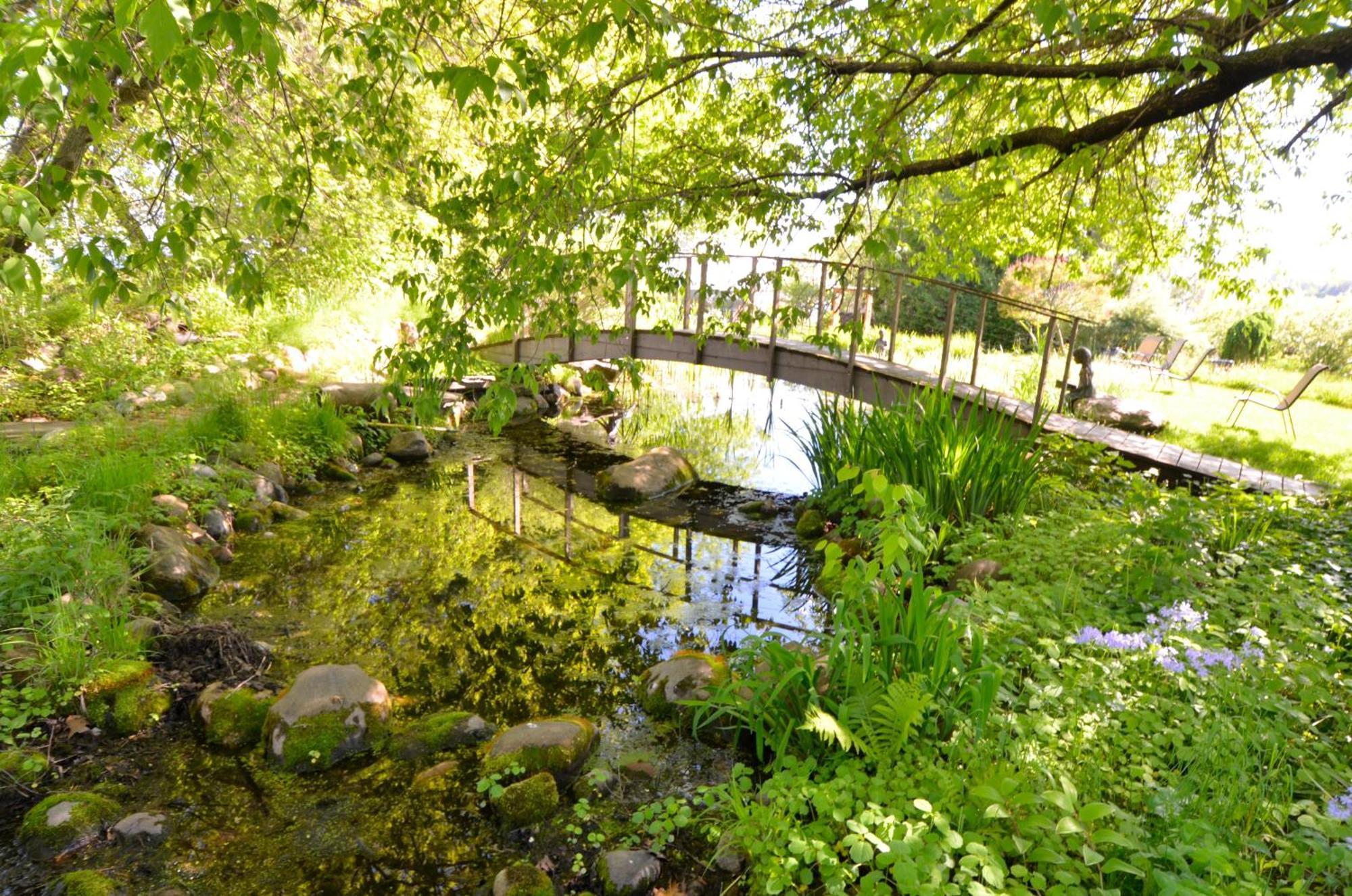 Beautiful Beach Front Condo With Lake Views Bayfield Eksteriør billede